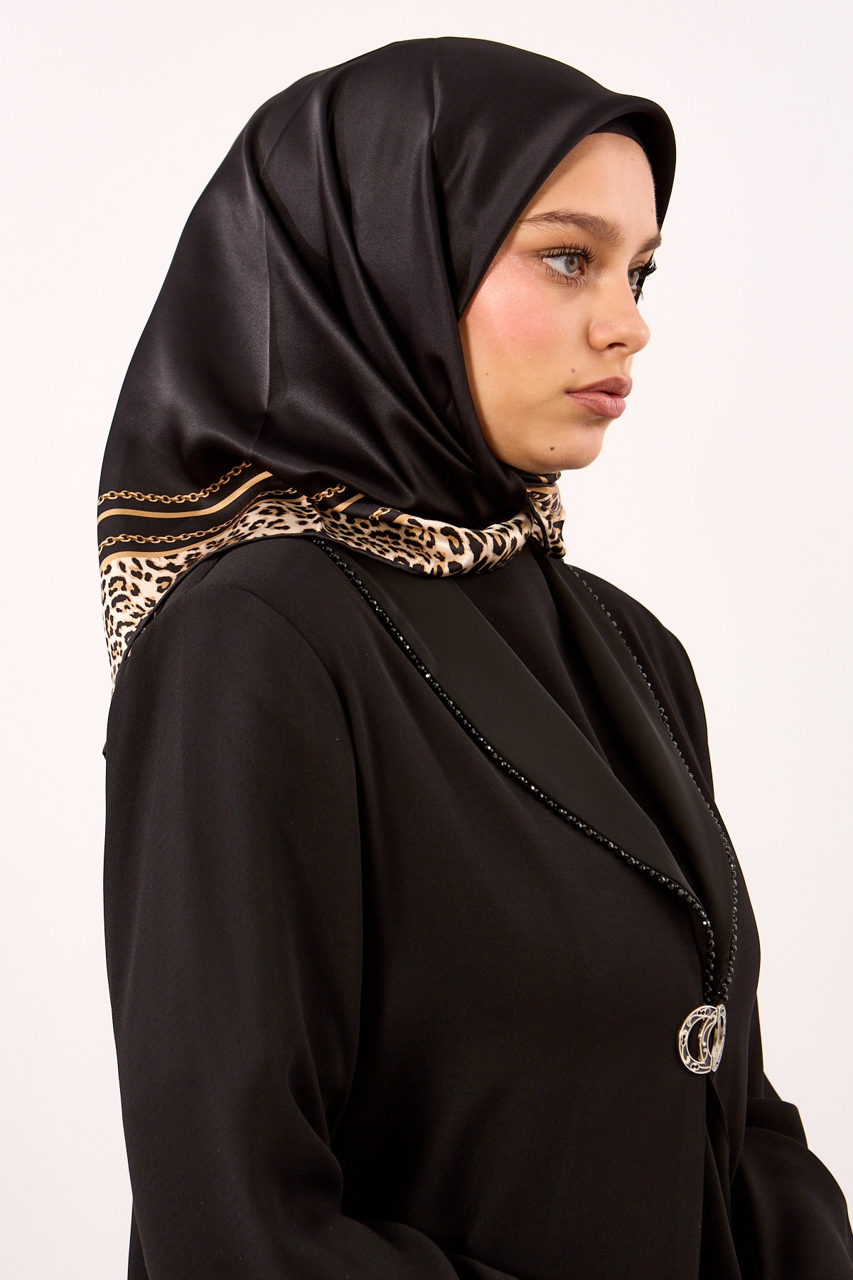 10748 İpek Eşarp Sura Kumas Kenari Leopar - Siyah_gold - 2